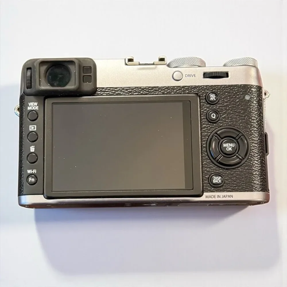 Fujifilm X100T 16 MP Digital Camera and Accessories - Picture 7 of 15